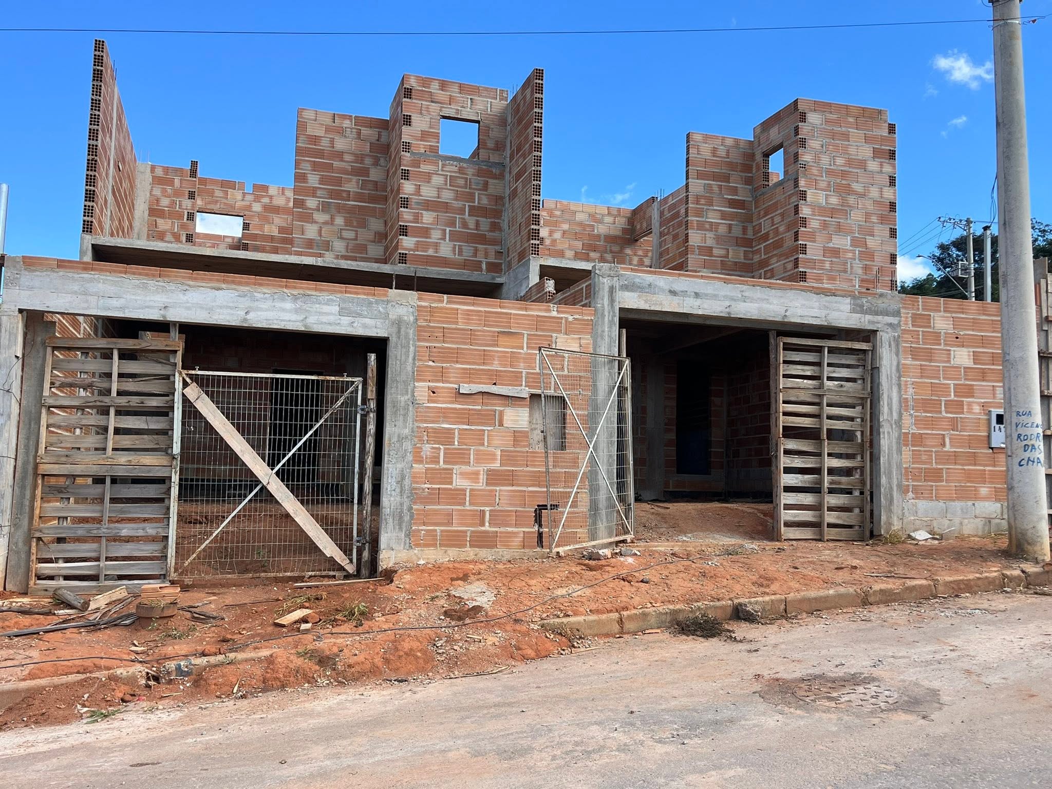 Vendo Duas Casas em obra. 