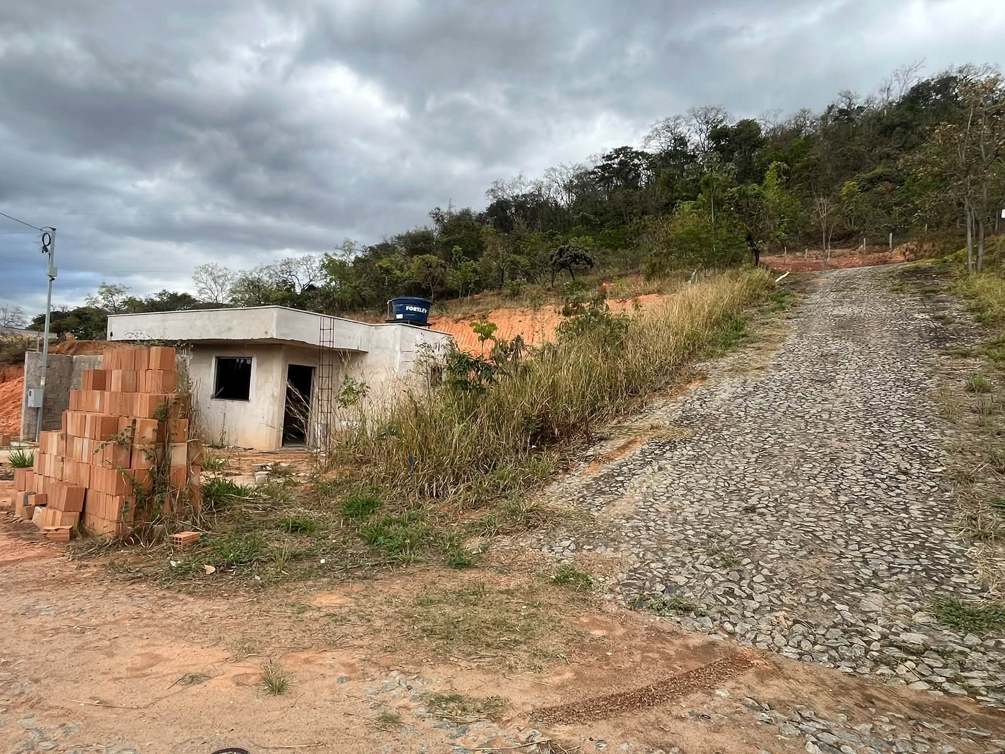 Lote com Construção - foto 2